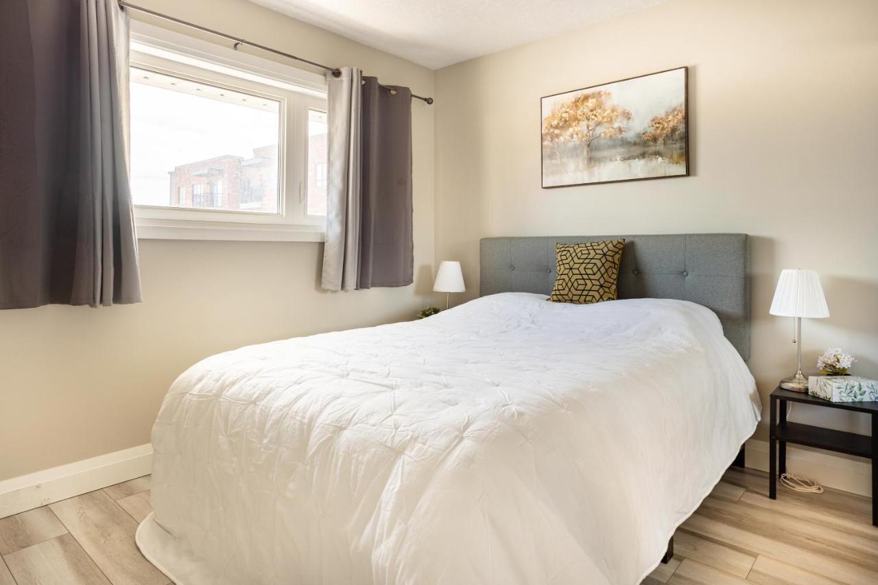 Entire 2 Bedroom Apartment Downtown - U3 Waterloo Exterior foto